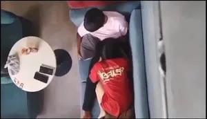 Quay lén nhân tình bú liếm cho người yêu nơi công cộng