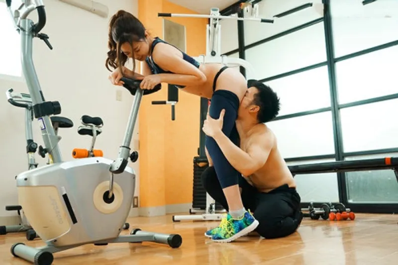 Xin gã chồng đi tập gym, vợ "đi ngoài" với anh pt