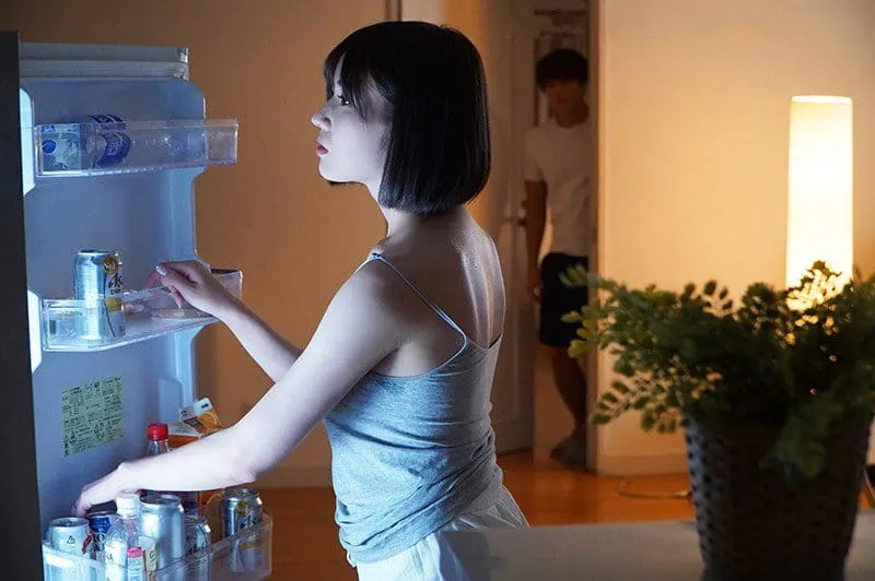 Chị cô vợ cãi nhau với chồng yêu đến nhà bạn gái ở rồi phang luôn chồng yêu em gái